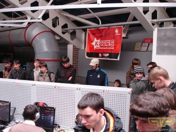 �������