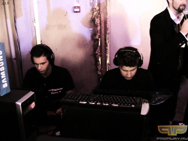 DiNGo & ROMJkE � ����