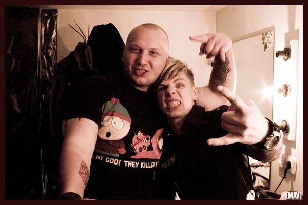 �������)